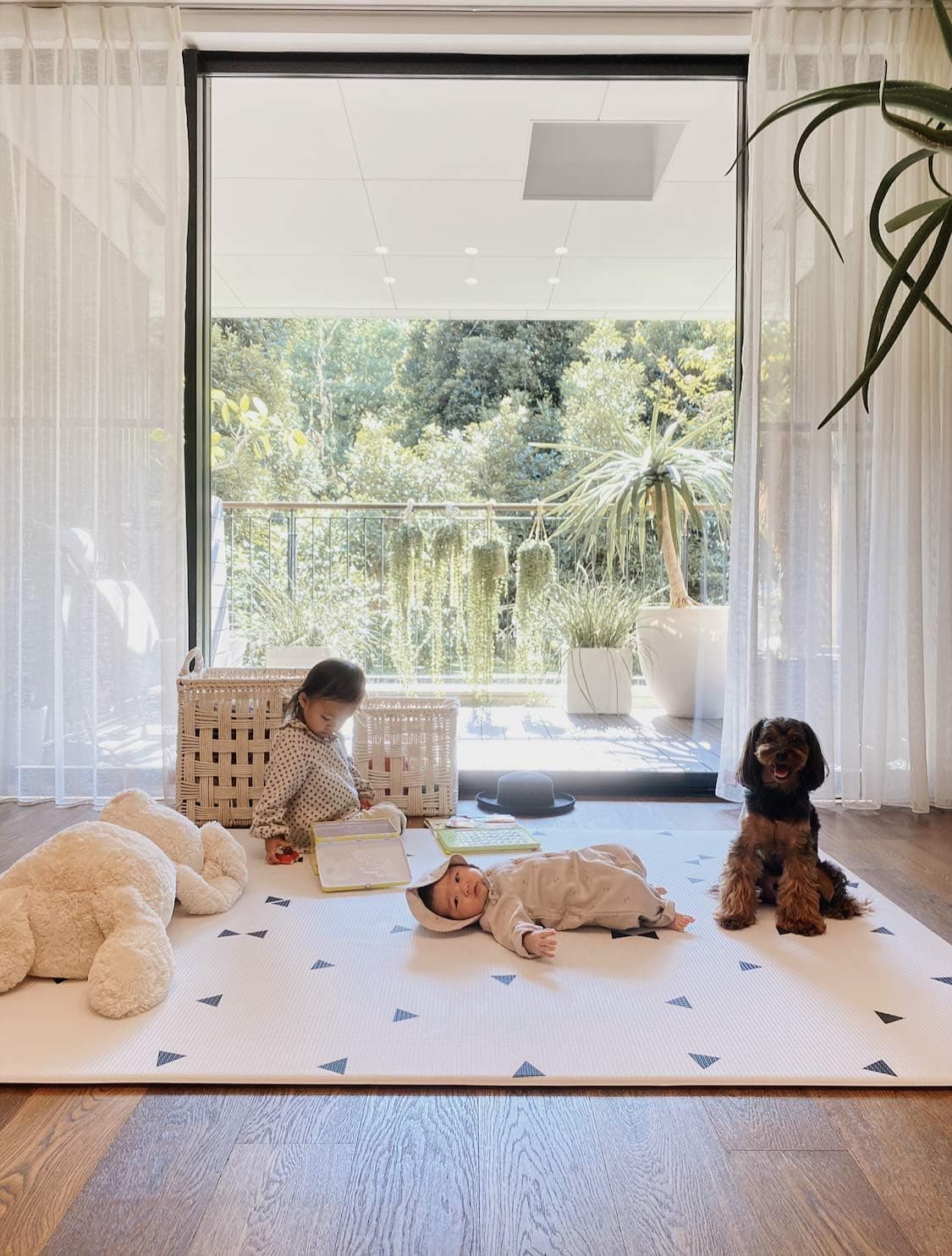 LITTLE Bot Ofie Mat, soft baby play mat, 2m x 1.4m (6.5ft x 4.5ft), durable and non-toxic (Country road & Triangle, Large)